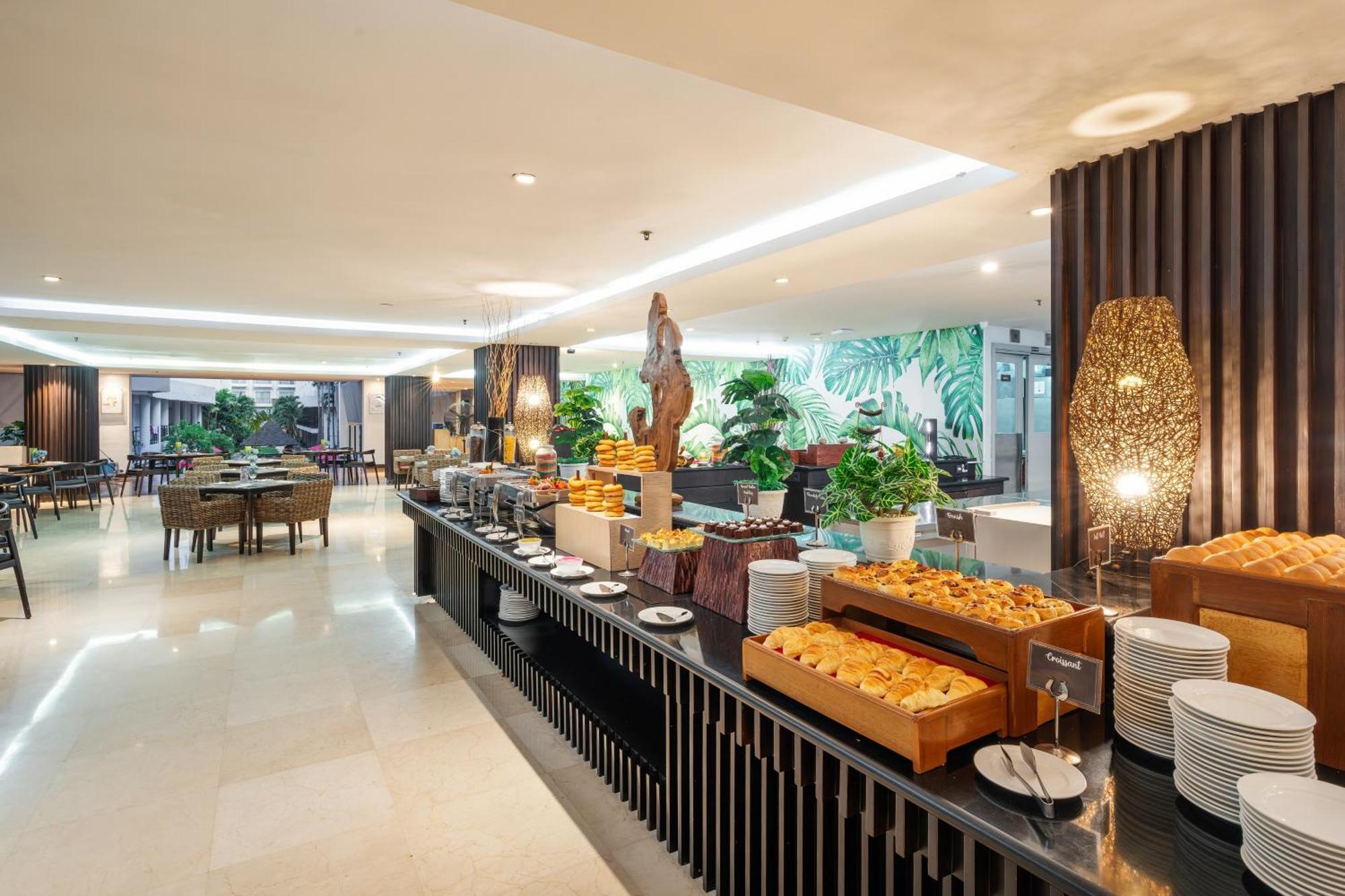 B Bali & Hotel Denpasar