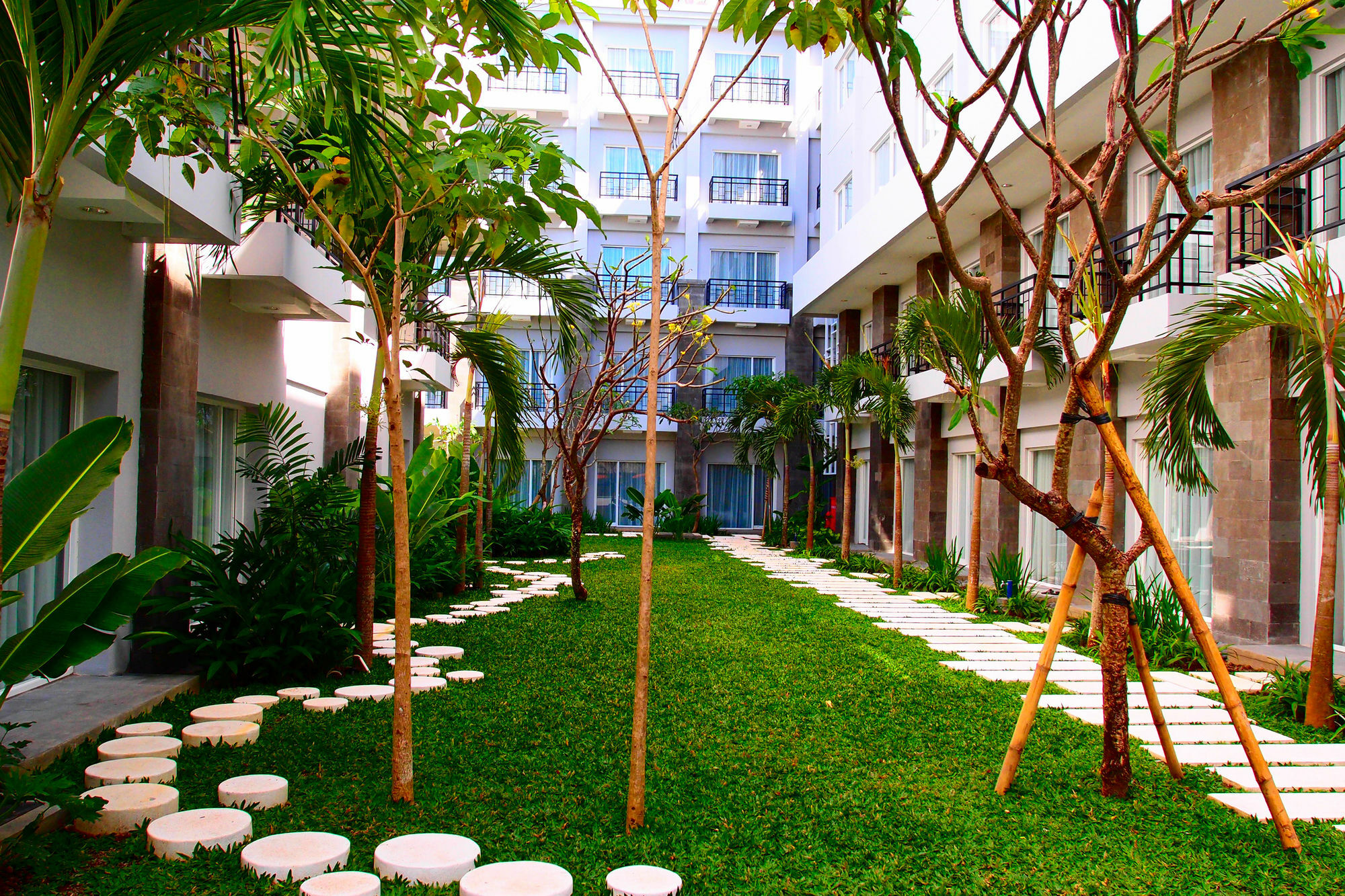B Bali & Hotel Denpasar